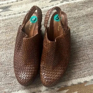 Earthies Manza  brown woven leather Clogs Womens Size 8  Wedge Slingback